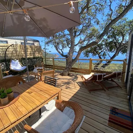 L'arbre Perche مكان تخييم Saint-Raphaël