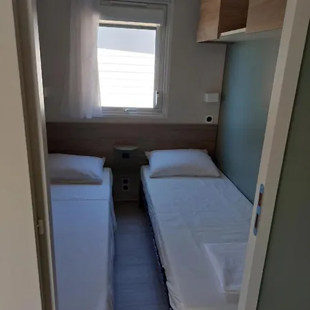 L'arbre Perche مكان تخييم *